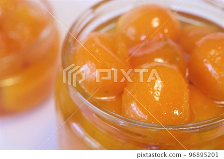 Sweet and sour and faint bitterness is attractive "Kumquat Kanroni" 96895201
