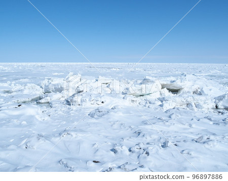 Drifting ice Drifting ice 96897886