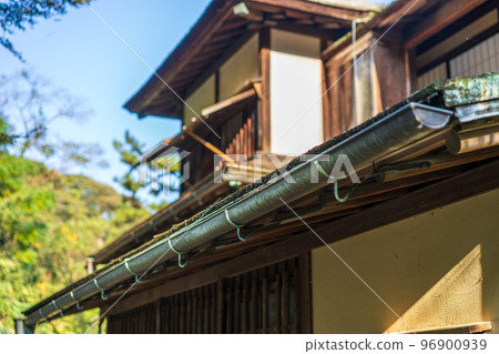 Rain gutters of an old Japanese house 96900939