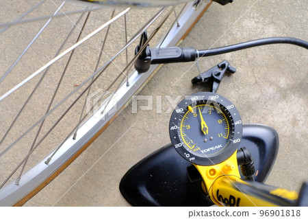 騎法國閥門前檢查空氣 騎法國閥門前檢查空氣 96901818