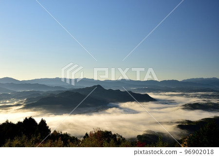 富美山宇田盆地的雲海 96902018