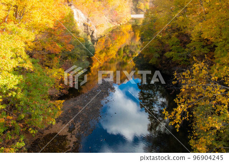 定山溪豐平川紅葉漫步 定山溪豐平川紅葉漫步 96904245