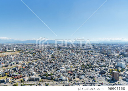 新潟縣新潟市 Toki Messe Befco Bakauke 展望台俯瞰新潟市的城市景觀(向東) 新潟縣新潟市 Toki Messe Befco Bakauke 展望台俯瞰新潟市的城市景觀(向東) 96905168