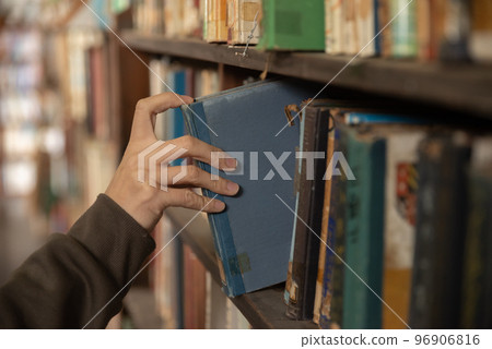 找一本書 96906816