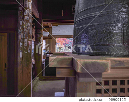 Mii-dera Temple(Onjo-ji Temple)Benkei的拖鈴 Mii-dera Temple(Onjo-ji Temple)Benkei的拖鈴 96909125