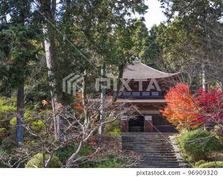 Miidera Temple (Onjoji Temple), the head temple of the Tendaiji Mon sect 96909320
