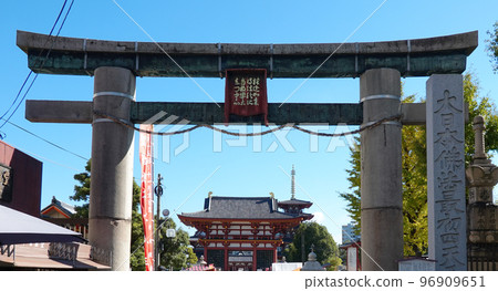 秋天的四天王寺（大阪市天王寺區） 96909651