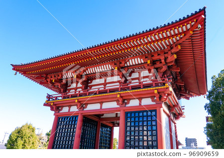 Nishidaimon Gate and Gokurakumon Gate Shitennoji Temple in Autumn (Tennoji Ward, Osaka City) 96909659