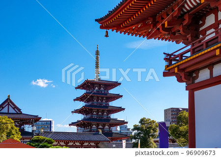 秋天的四天王寺（大阪市天王寺區） 96909673