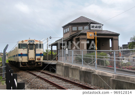 Kiha 47 9048 進入日本最南端始發站JR枕崎站 Kiha 47 9048 進入日本最南端始發站JR枕崎站 96912814
