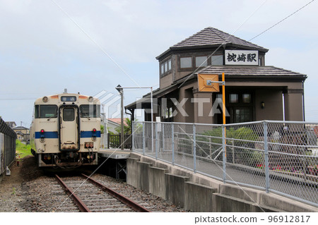 Kiha 47 9048 進入日本最南端始發站JR枕崎站 Kiha 47 9048 進入日本最南端始發站JR枕崎站 96912817