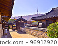 Autumn scenery of Namsangol Hanok Village with Namsan Tower 96912920