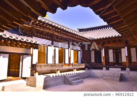 南山谷韓屋村前院景觀 南山谷韓屋村前院景觀 96912922