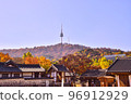 Autumn scenery of Namsangol Hanok Village with Namsan Tower 96912929