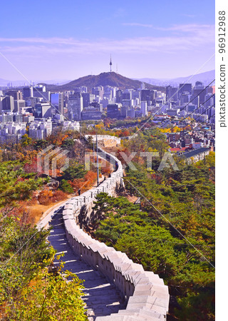 A view of downtown Seoul in October, colored in autumn A view of downtown Seoul in October, colored in autumn 96912988