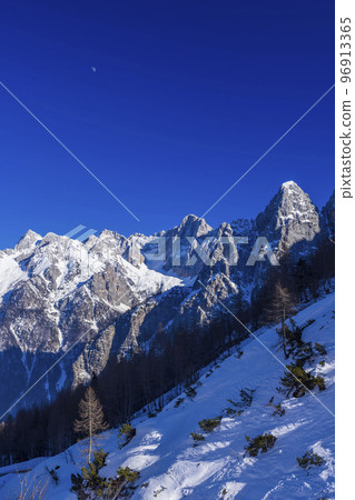 Winter landscape near Vrsic, Triglavski national park, Slovenia 96913365
