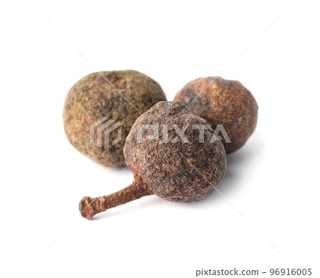 Spicy black pepper grains isolated on white Spicy black pepper grains isolated on white 96916005