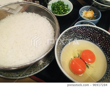 rice and eggs 96917284