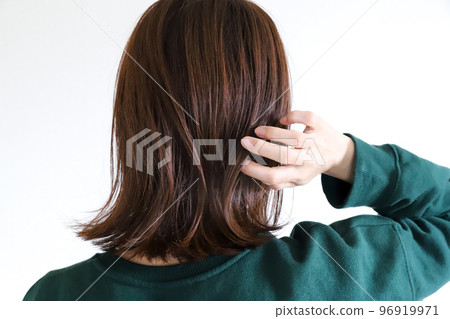 女人後背髮型 96919971