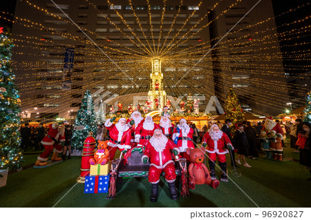 Fukuoka Christmas Market in front of Hakata Station 96920827