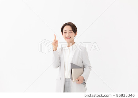 漂亮的女性白色背景 漂亮的女性白色背景 96923346