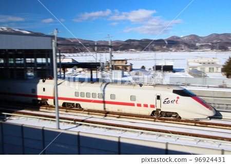冬季的北海道新幹線：East-i（綜合電車軌道試驗車） 96924431