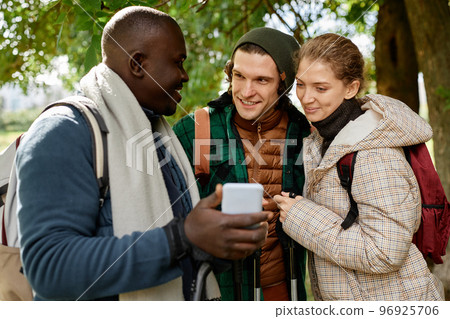 Friends using Appduring Hike 96925706