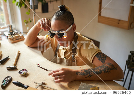 Artisanal jewelry workshop 96926460