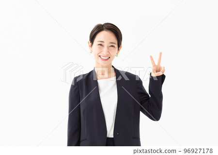 和平標誌的女人 96927178