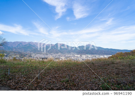 Omotetanzawa seen from Kashirakayama rest area (Mt. Daisen in the far right) 96941190