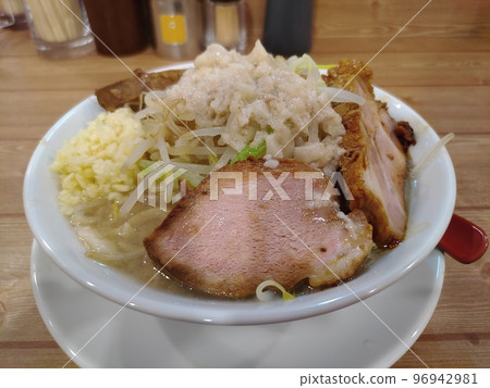 G-style ramen, more garlic, more oil G-style ramen, more garlic, more oil 96942981
