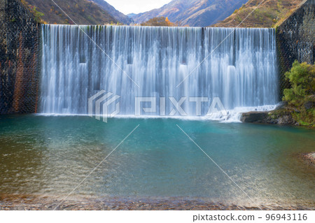 足尾砂房大壩、松木川流域、日光連峰、足尾町、秋景 96943116