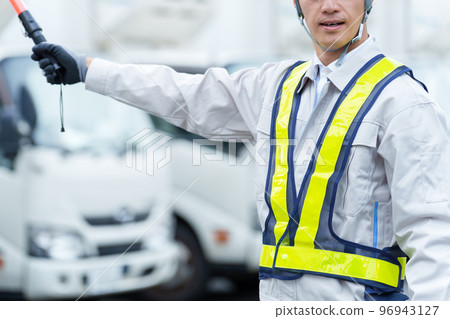 Security guards to organize traffic 96943127