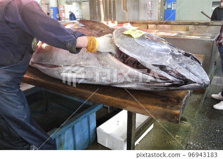 從Oma拆除此金槍魚並競標金槍魚。 96943183
