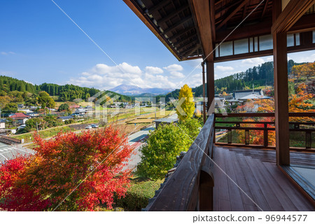 Autumn in Kitasato, Oguni town where you can see the Kuju mountain range 96944577