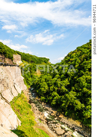 Minami Aso superb view of fresh green "Landscape around Aso Choyo Ohashi Observatory" 96944711