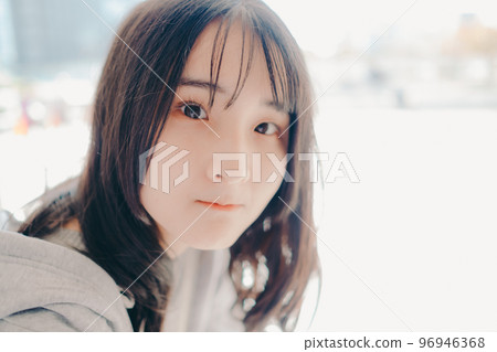 女高中生在都市相會的照片 女高中生在都市相會的照片 96946368
