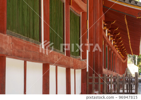 東大寺中門迴廊（奈良縣奈良市） 96947815