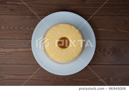 plain chiffon cake wooden table 96948006