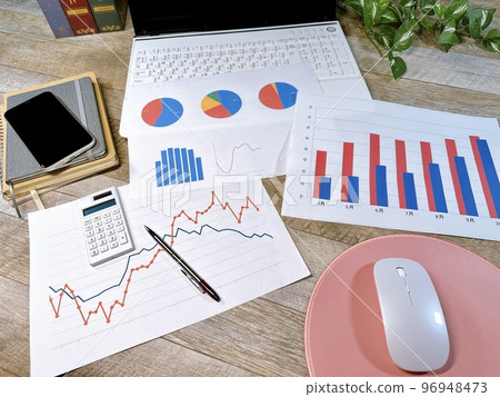 企業形像圖表和個人計算機 企業形像圖表和個人計算機 96948473
