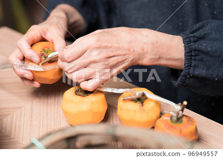 製作柿餅 96949557