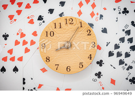 Playing cards and clock 8:05 Playing cards and clock 8:05 96949649