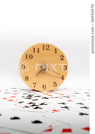 Playing cards and clock 7:20 Playing cards and clock 7:20 96950479