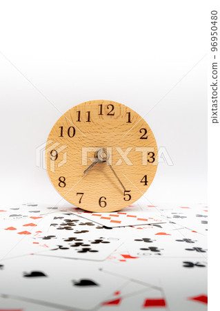 撲克牌和時鐘 7:25 撲克牌和時鐘 7:25 96950480