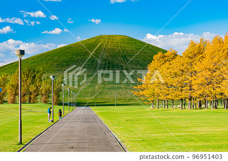北海道莫埃來沼公園秋景 96951403