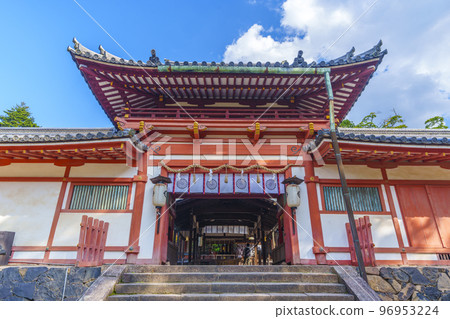 Temukaiyama Hachiman Shrine Shinmon Gate (Nara City, Nara Prefecture) Temukaiyama Hachiman Shrine Shinmon Gate (Nara City, Nara Prefecture) 96953224