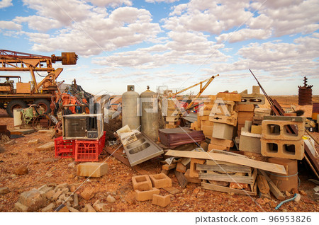 Opal quarry miscellaneous storage Opal quarry miscellaneous storage 96953826