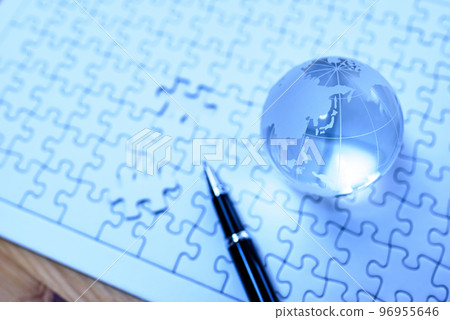 地球上的拼圖最後一塊藍色 96955646