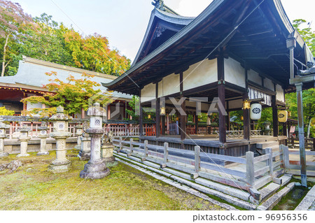 鐵向山八幡宮參拜殿/正殿（奈良縣奈良市） 96956356