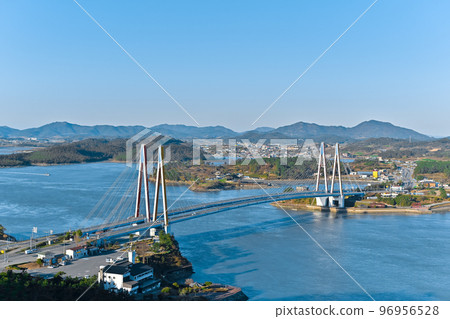 橋 腿 陽光 96956528